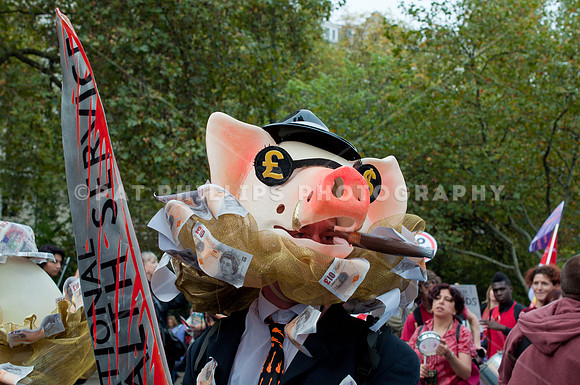 Unions march in London against cuts