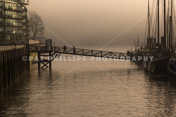 Disembarking, Hermitage Moorings